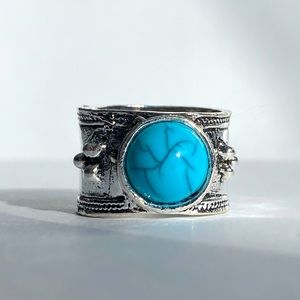 Silver and faux turquoise wide band boho gypsy ring size 6